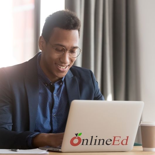 Man learning how to become an insurance agent through OnlineEd.